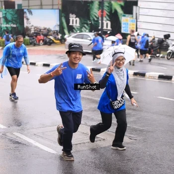 Runner Photo 7936056