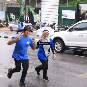 Runner Photo 7936059