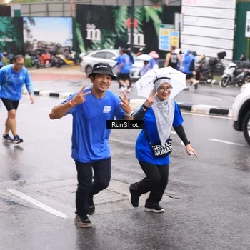 Runner Photo 7936060