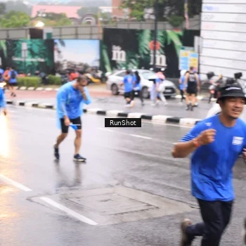 Runner Photo 7936061