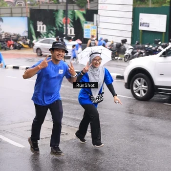 Runner Photo 7936063