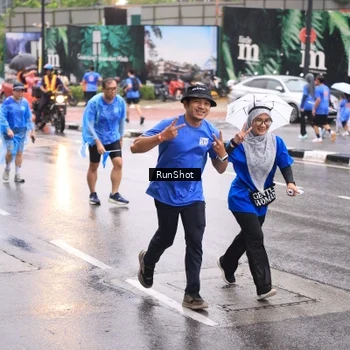 Runner Photo 7936064