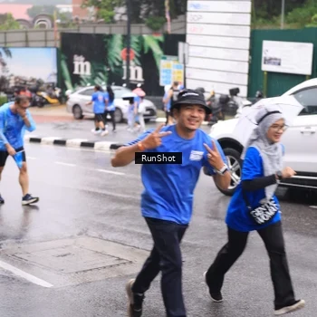 Runner Photo 7936065