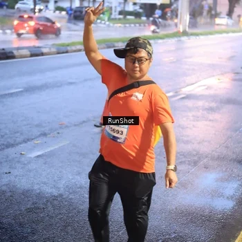 Runner Photo 7936075