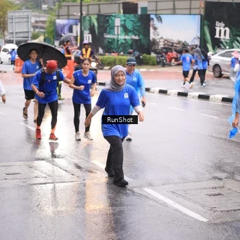Runner Photo 7936082