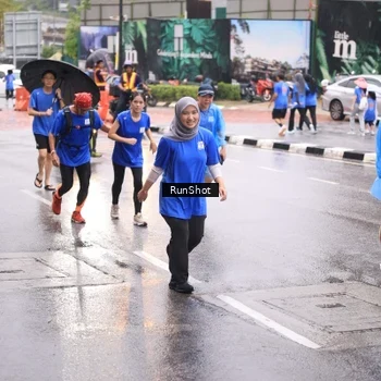 Runner Photo 7936083