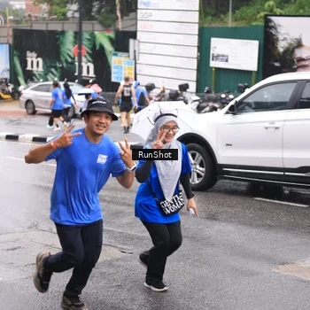 Runner Photo 7936084