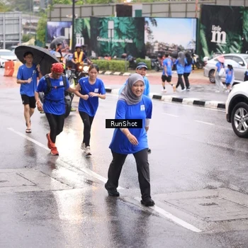 Runner Photo 7936089