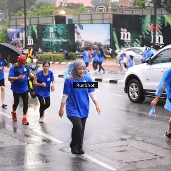 Runner Photo 7936092