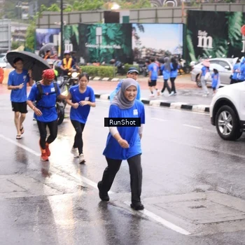 Runner Photo 7936094