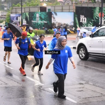Runner Photo 7936095