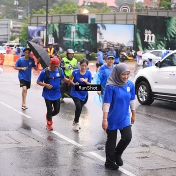 Runner Photo 7936096