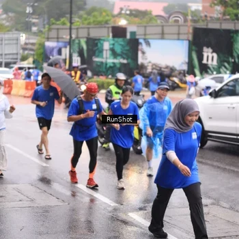 Runner Photo 7936100