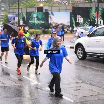 Runner Photo 7936101