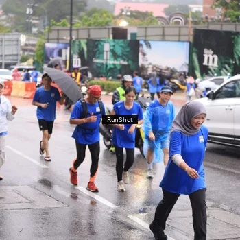 Runner Photo 7936103