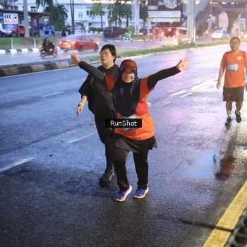 Runner Photo 7936107