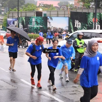 Runner Photo 7936109