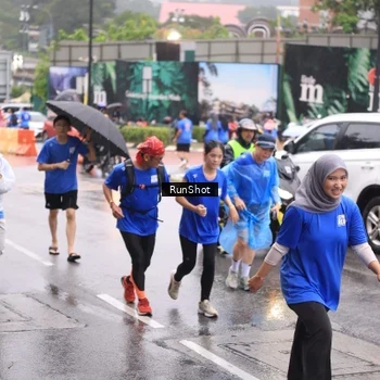 Runner Photo 7936110