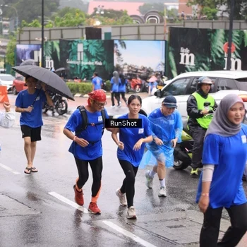 Runner Photo 7936113