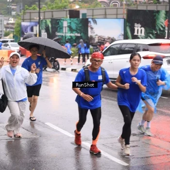 Runner Photo 7936118