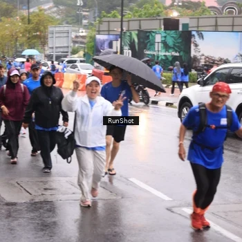 Runner Photo 7936121