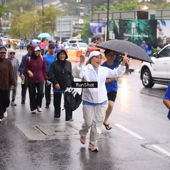 Runner Photo 7936126