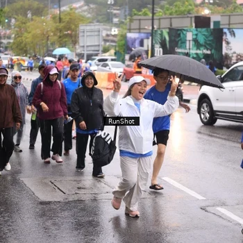 Runner Photo 7936127