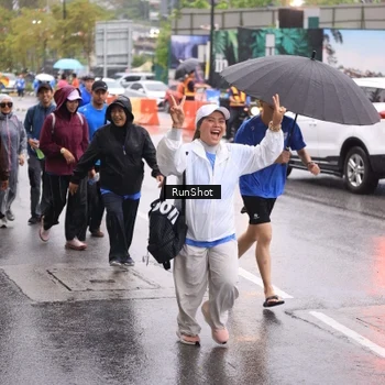 Runner Photo 7936132