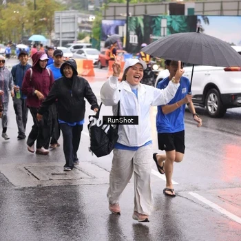 Runner Photo 7936134