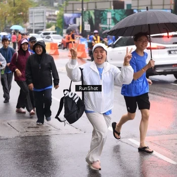 Runner Photo 7936136
