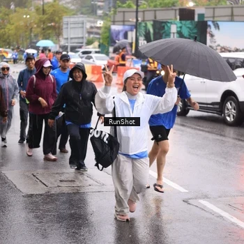 Runner Photo 7936137