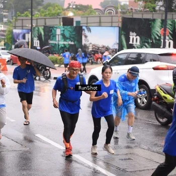 Runner Photo 7936143