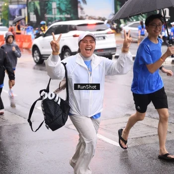 Runner Photo 7936150