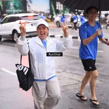 Runner Photo 7936153