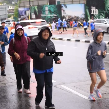 Runner Photo 7936178