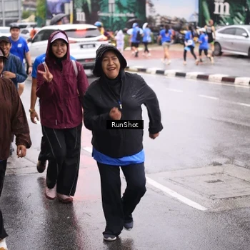 Runner Photo 7936182
