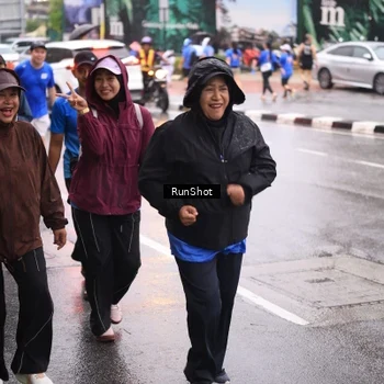 Runner Photo 7936189