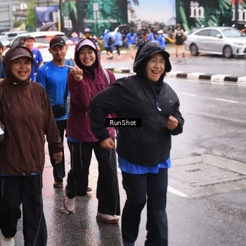 Runner Photo 7936194