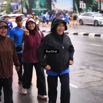 Runner Photo 7936196