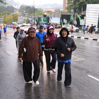 Runner Photo 7936202