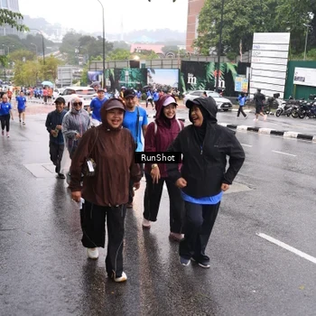 Runner Photo 7936213