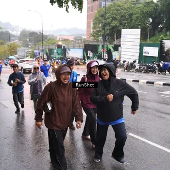Runner Photo 7936214