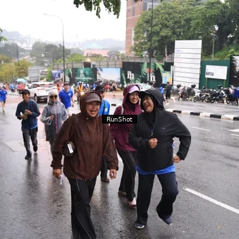 Runner Photo 7936215