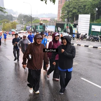 Runner Photo 7936219