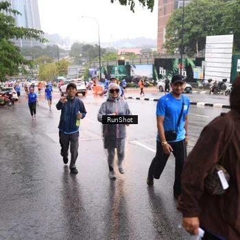 Runner Photo 7936233