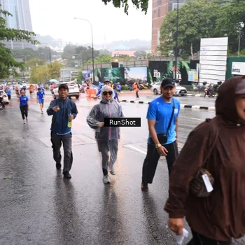Runner Photo 7936235