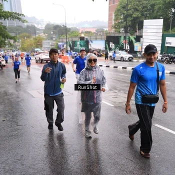 Runner Photo 7936243