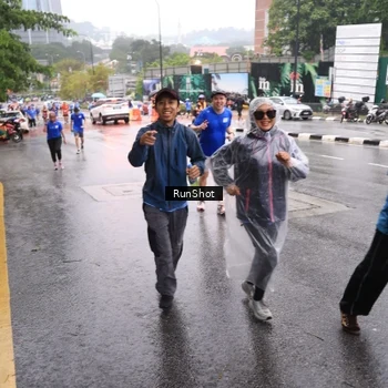 Runner Photo 7936244