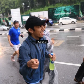 Runner Photo 7936272
