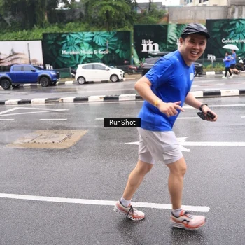 Runner Photo 7936298